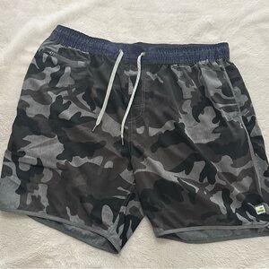 Vuori Men's Camo Shorts - Army Green/Gray 2XL